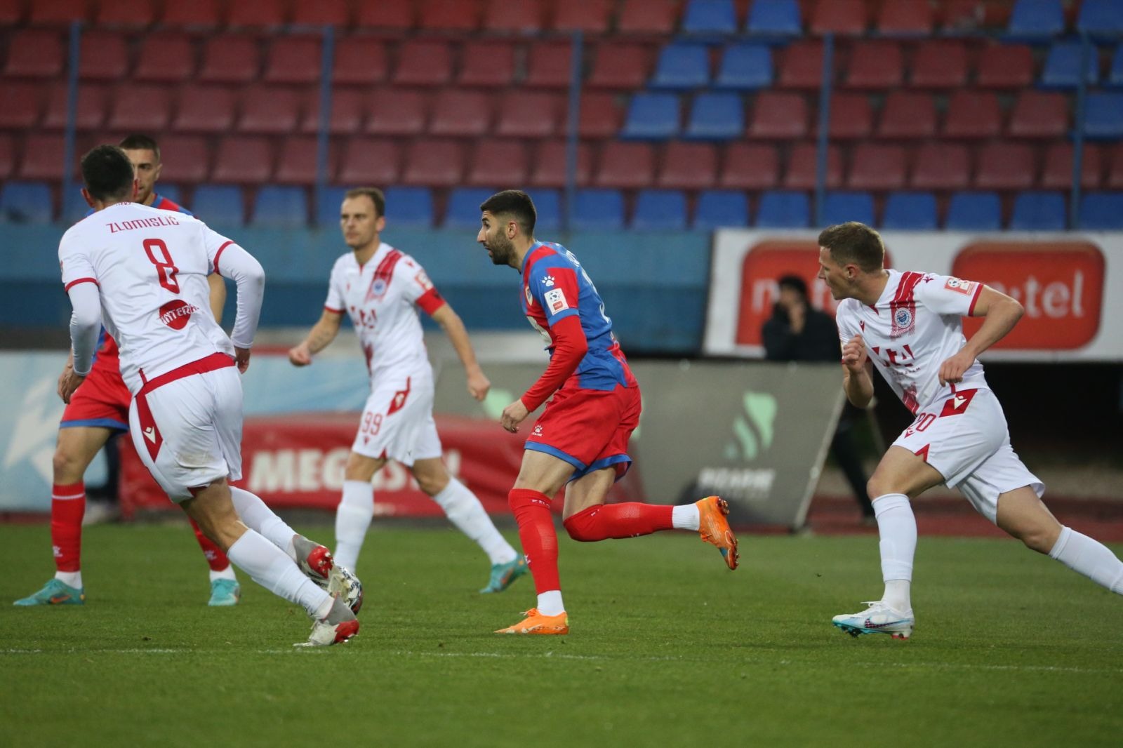Nhận định soi kèo Borac vs Zrinjski lúc 00h00 ngày 13/11/2025 nhan-dinh-soi-keo-borac-vs-zrinjski-luc-00h00-ngay-13-11-2025-1